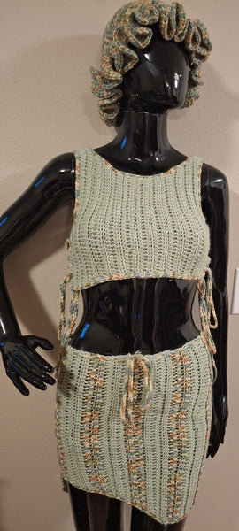 Green and Tan Crop Fit W/Ruffle Hat